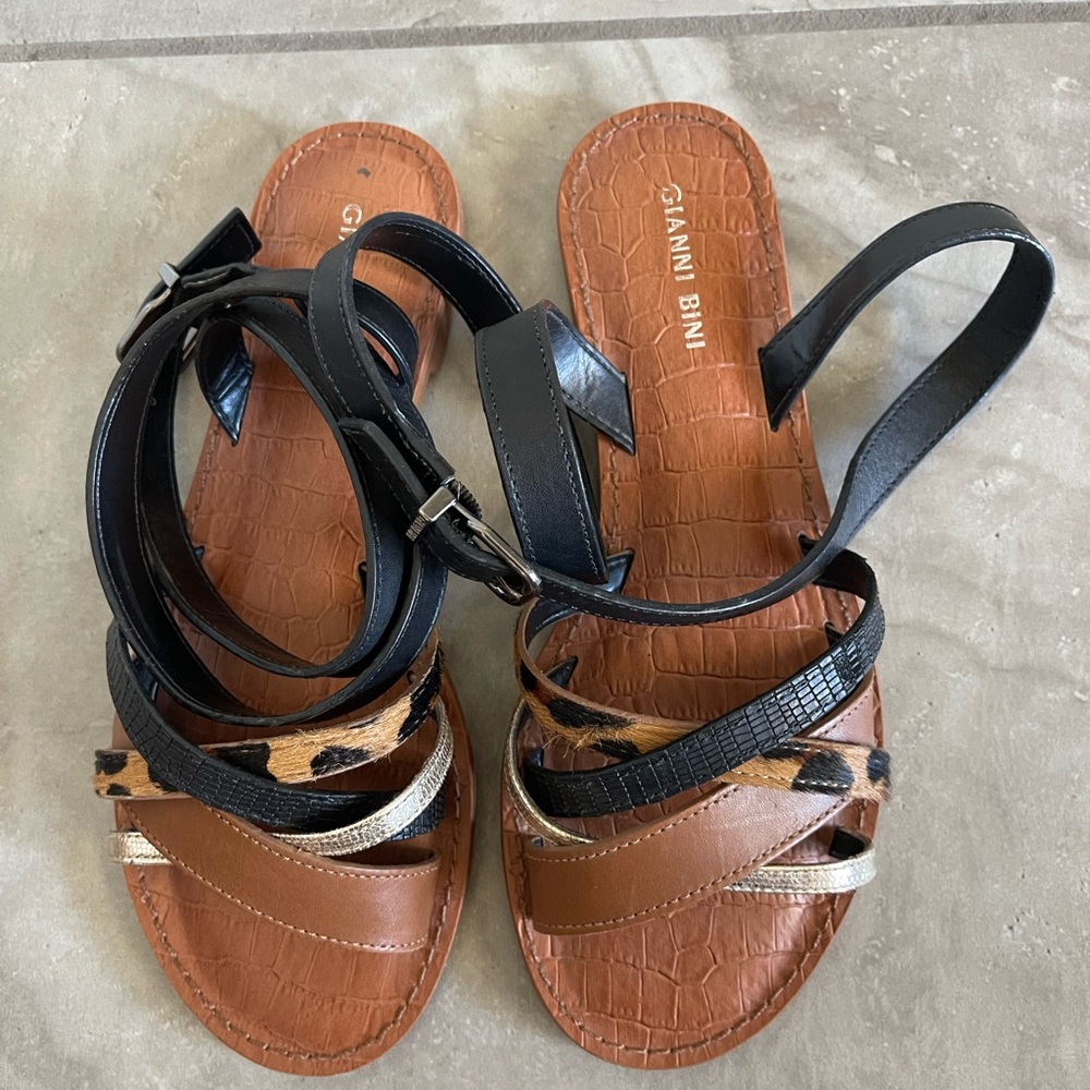 Gianni Bini Black and Brown Strappy Sandals
